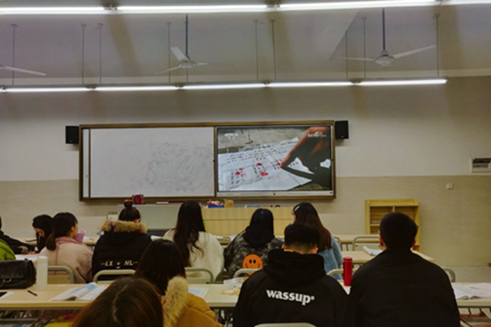 学生.jpg